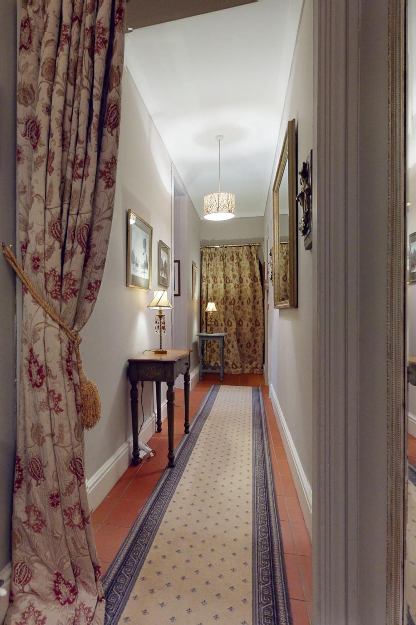 מיינהד Elgin Tower Apartment מראה חיצוני תמונה