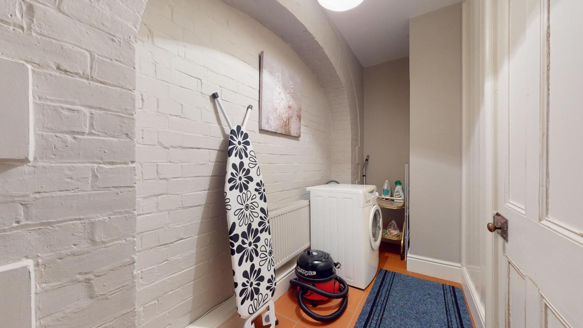 מיינהד Elgin Tower Apartment מראה חיצוני תמונה