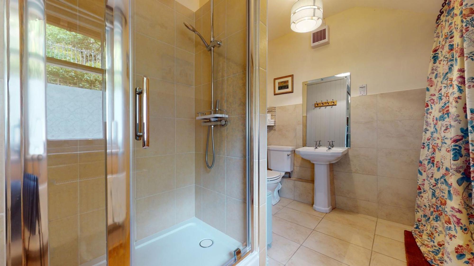 מיינהד Elgin Tower Apartment מראה חיצוני תמונה